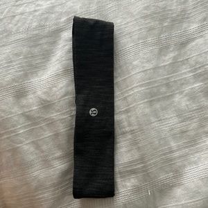 Lululemon flyaway tamer headband